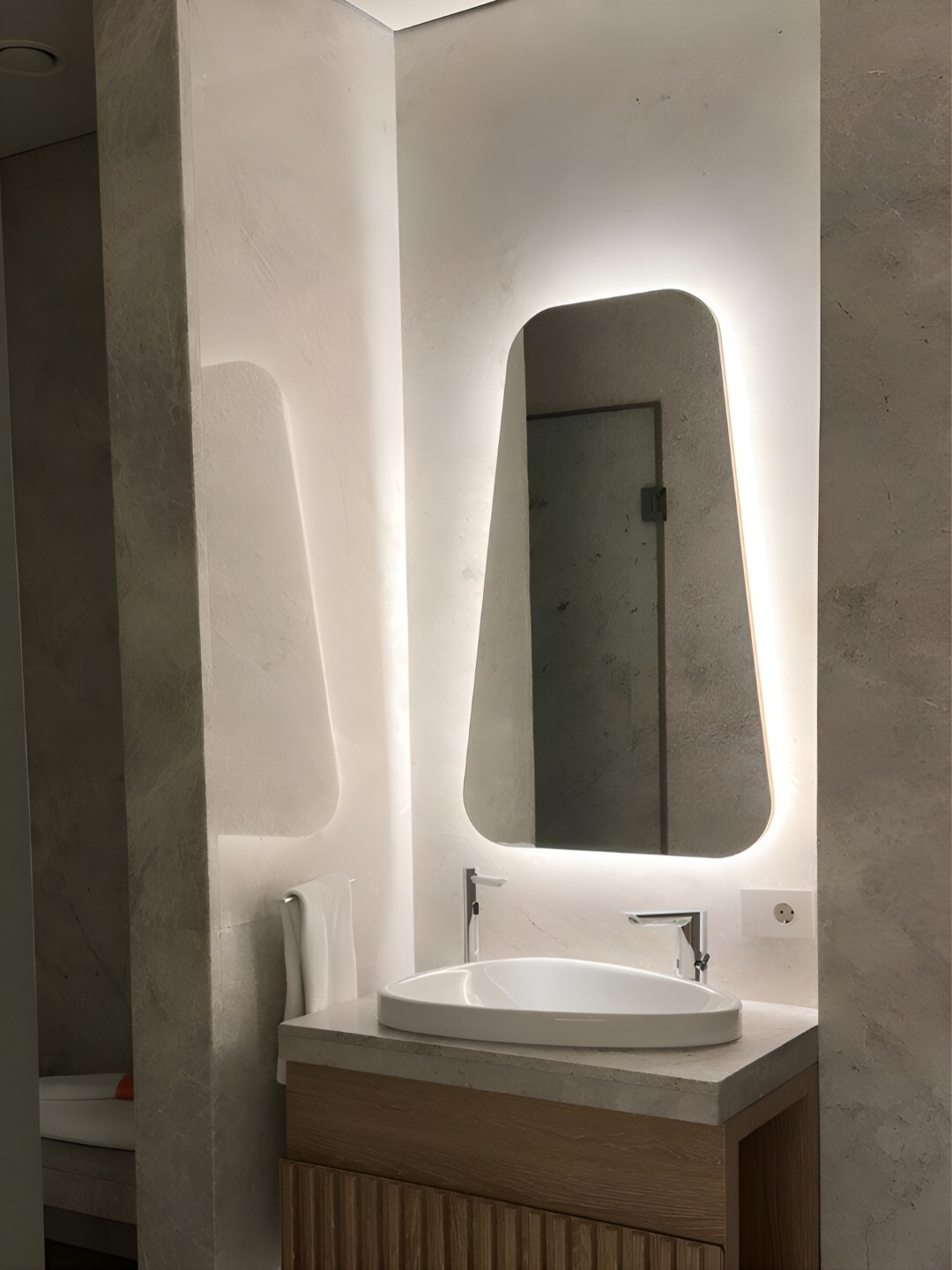

THE HANDMADE FLAIR Gold Toned Irregular Shaped Wall Mirror