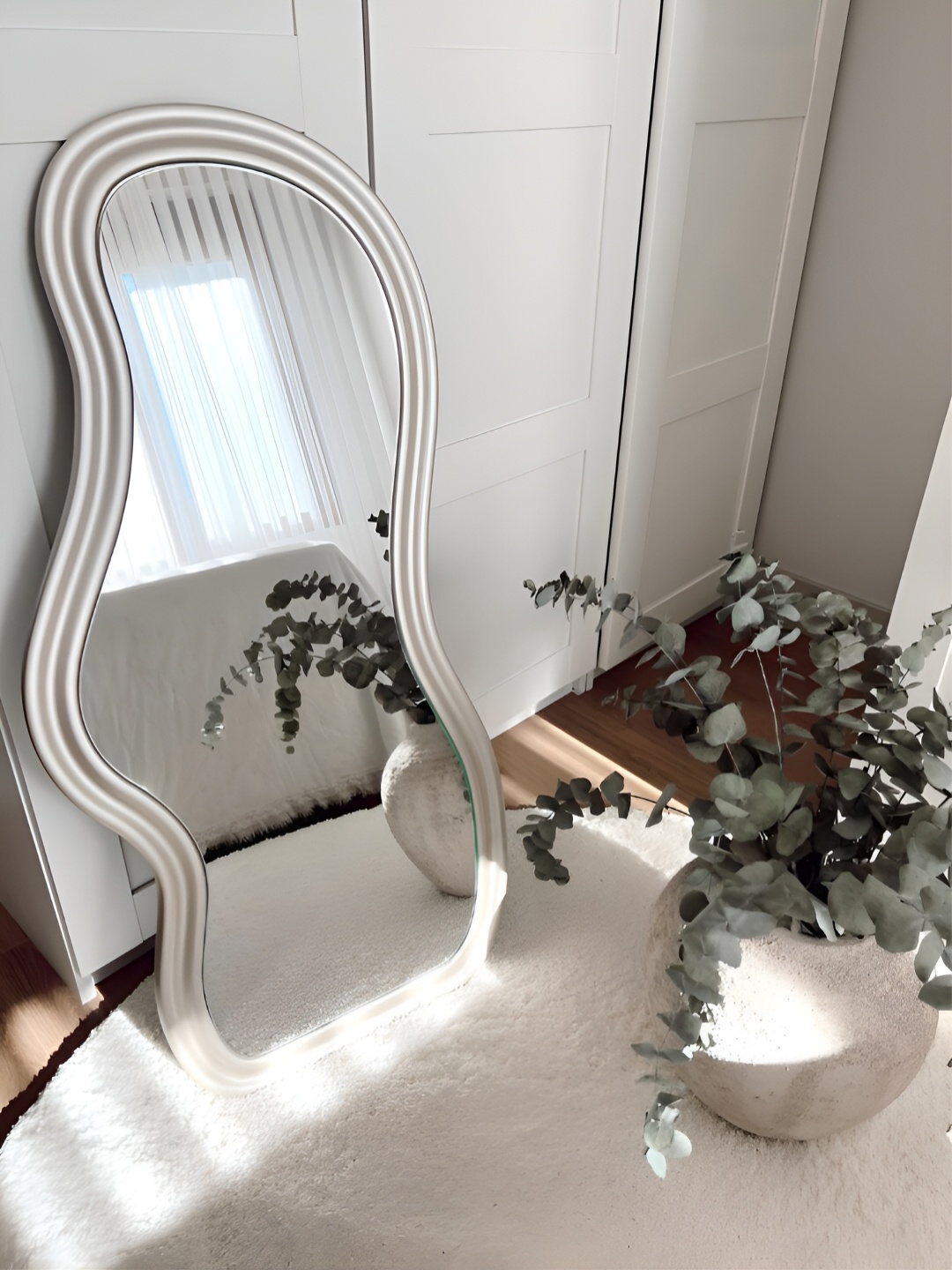

THE HANDMADE FLAIR Irregular Mirror Wall Decor, Gold