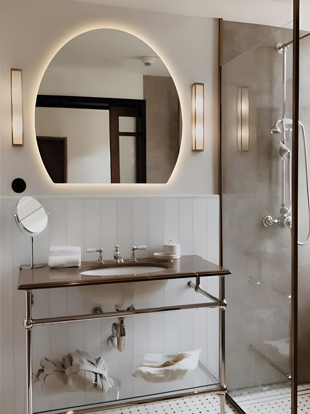 

THE HANDMADE FLAIR Transparent Abstract Shaped Wall Mirror