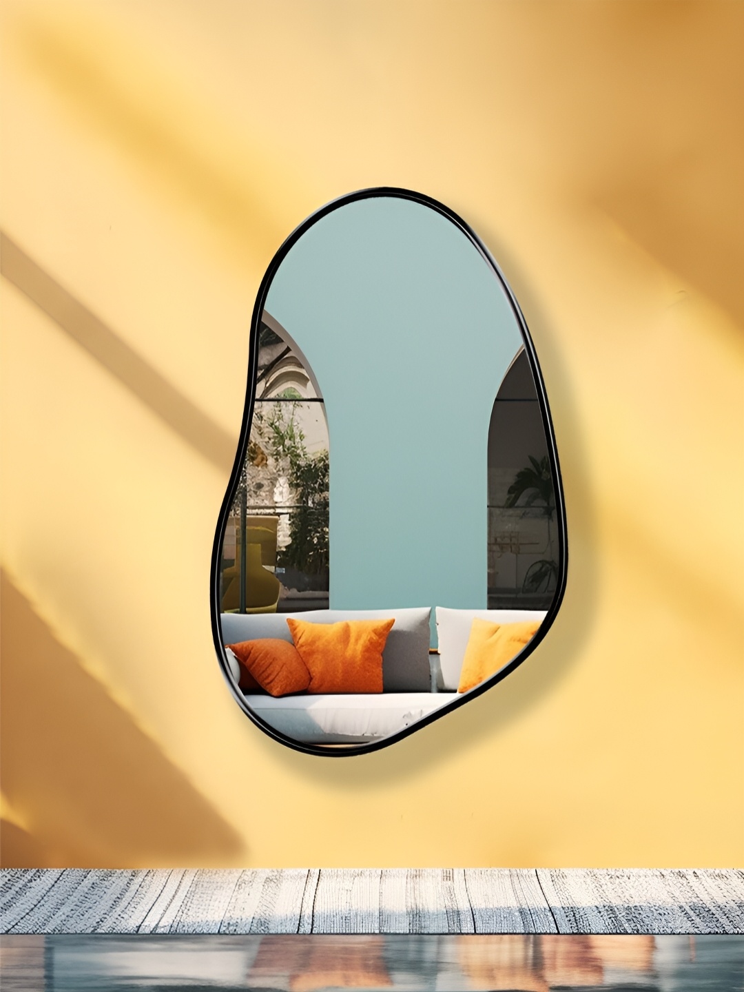 

THE HANDMADE FLAIR Black Decorative Wall Mirror