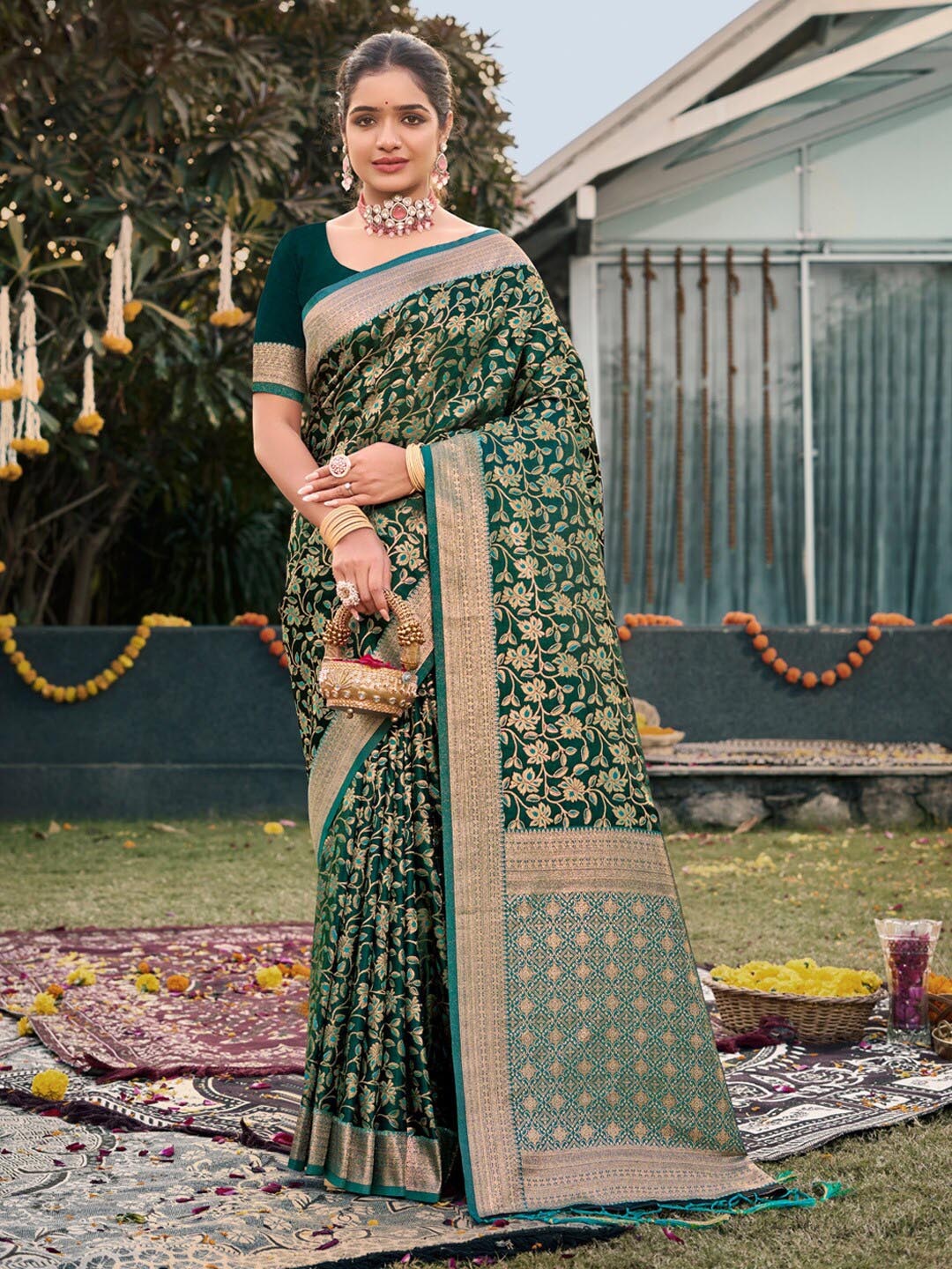 

SANGAM PRINTS Floral Woven Design Zari Satin Banarasi Saree, Sea green