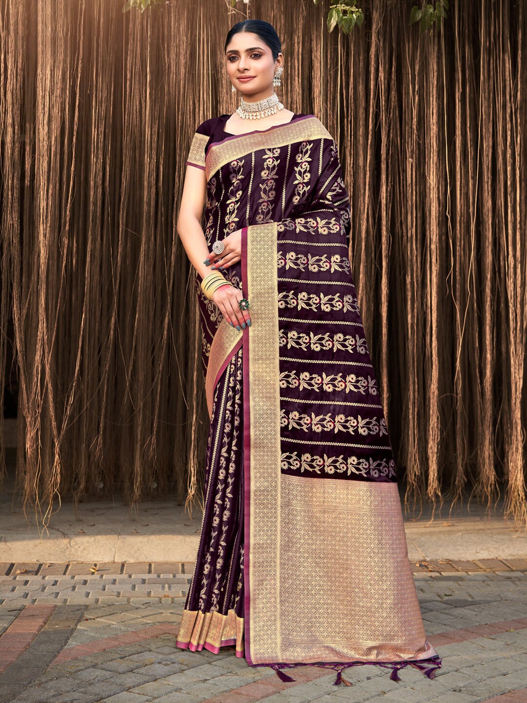 

SANGAM PRINTS Floral Woven Design Zari Satin Banarasi Saree, Purple