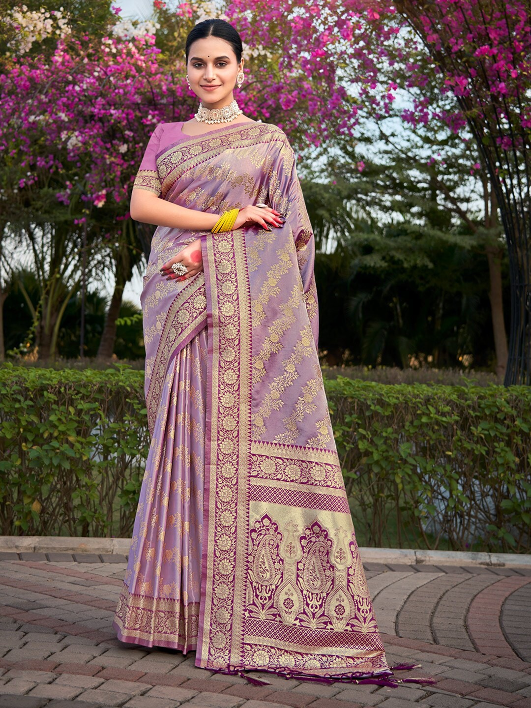 

SANGAM PRINTS Floral Woven Design Zari Satin Banarasi Saree, Purple