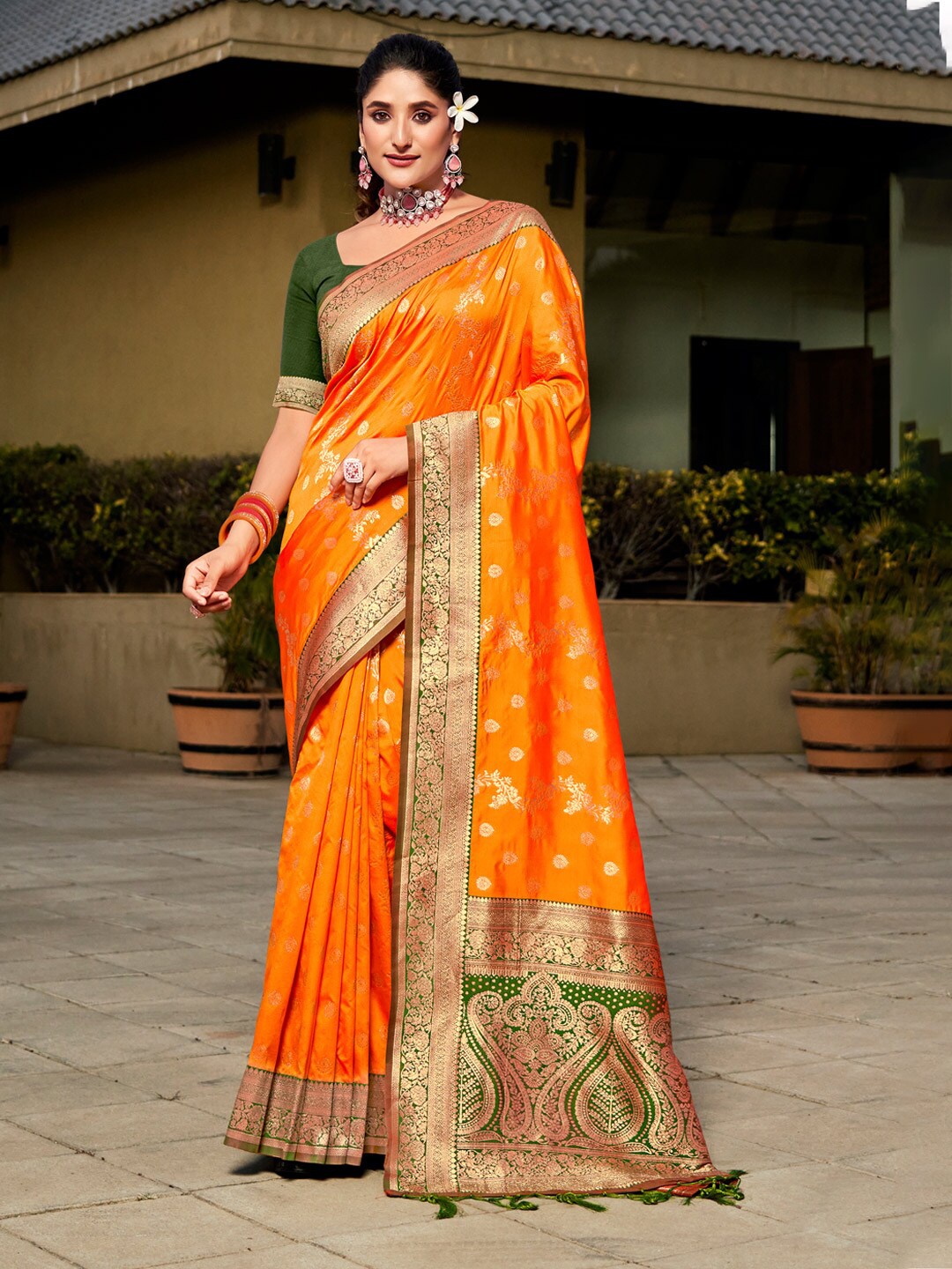 

SANGAM PRINTS Ethnic Motifs Woven Design Zari Banarasi Saree, Orange