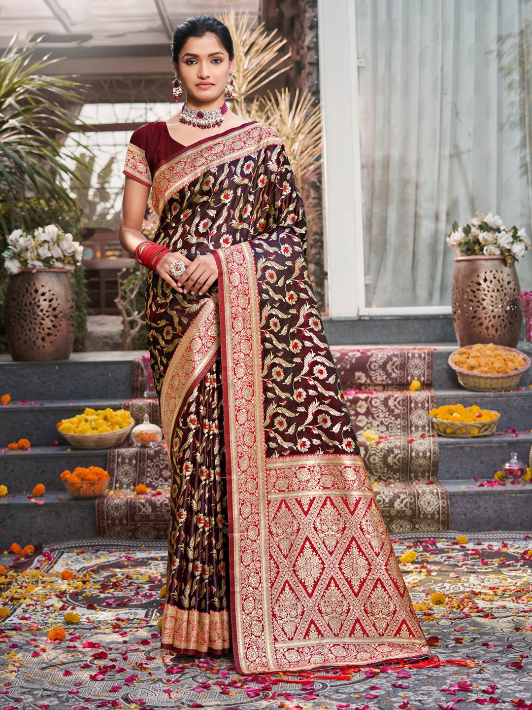 

SANGAM PRINTS Ethnic Motifs Zari Satin Banarasi Saree, Brown