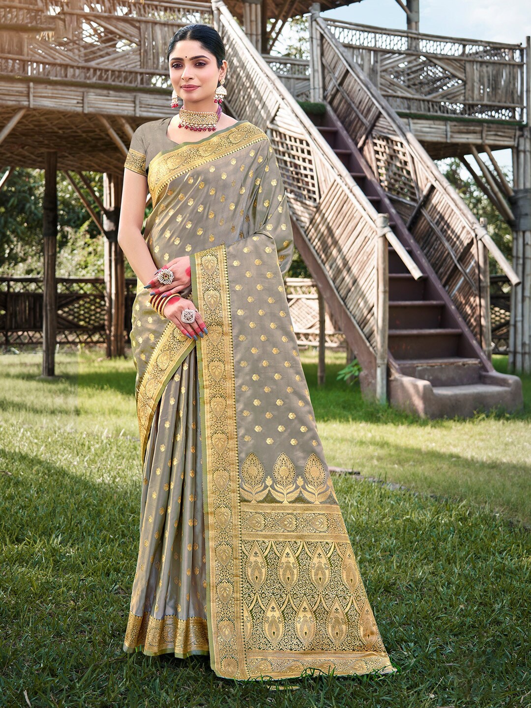 

SANGAM PRINTS Ethnic Motifs Woven Design Zari Satin Banarasi Saree, Green