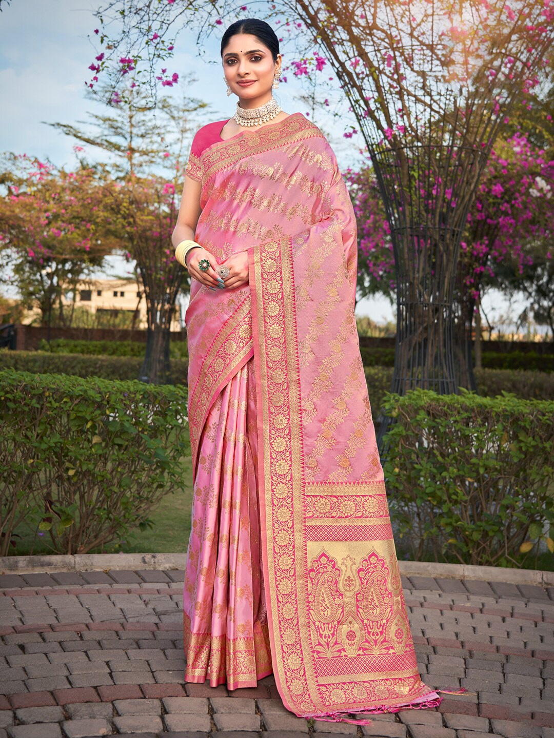 

SANGAM PRINTS Woven Design Zari Satin Banarasi Saree, Pink