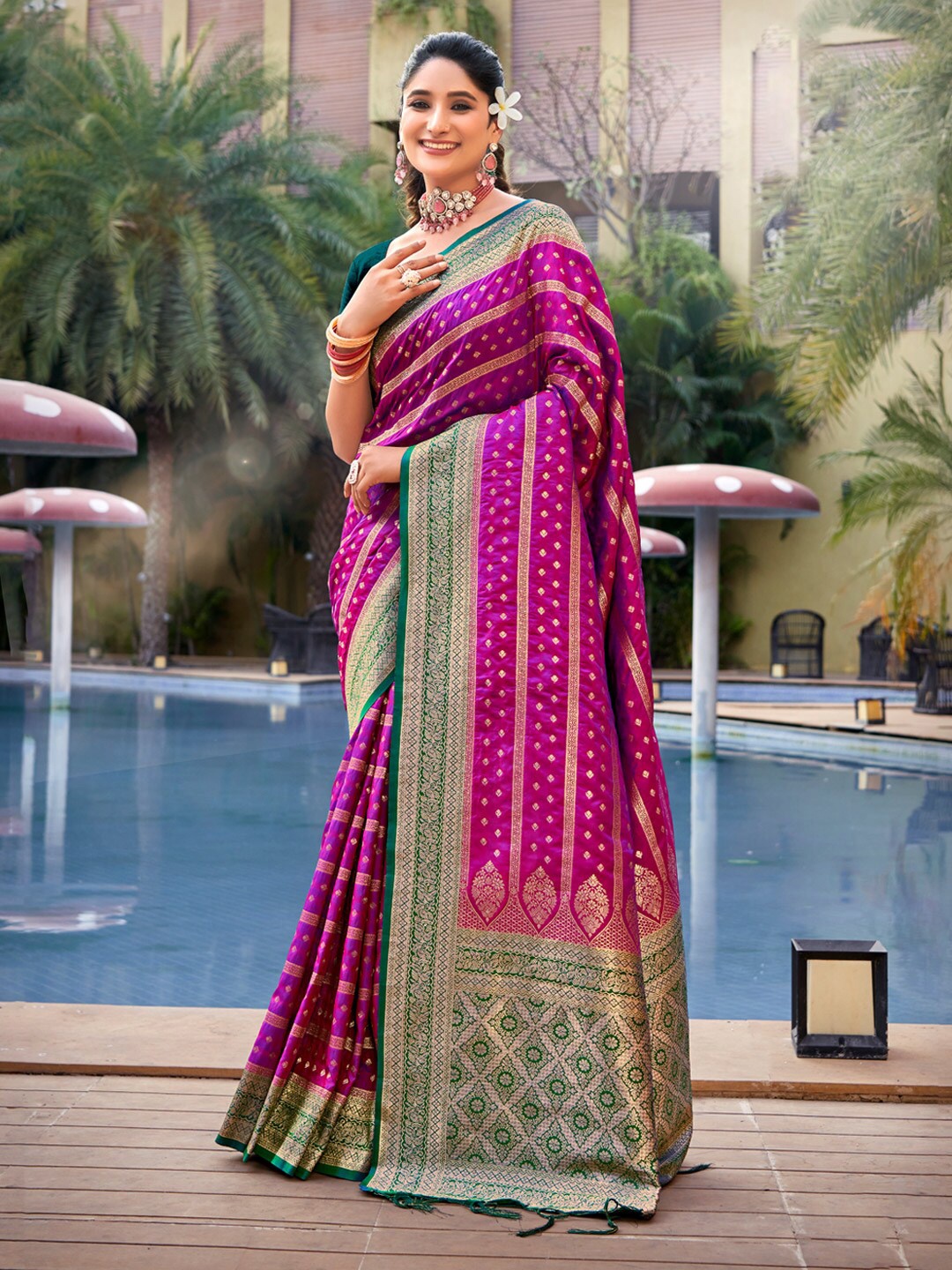 

SANGAM PRINTS Floral Woven Design Zari Banarasi Saree, Purple