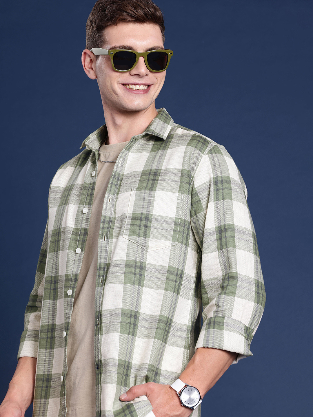 

Mast & Harbour Men Standard Checked Casual Shirt, Green