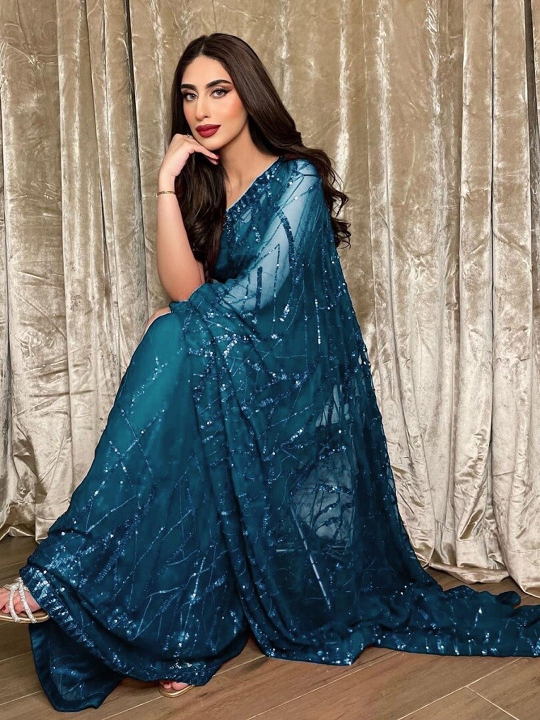 

Ekasya Embellished Sequinned Saree, Teal