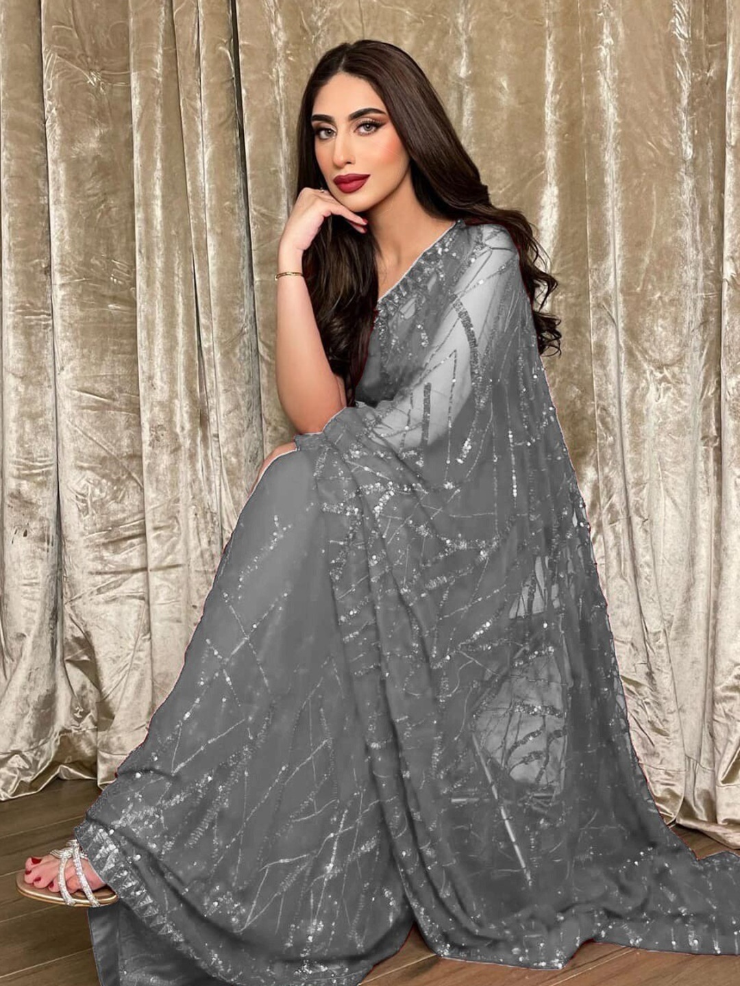 

Ekasya Embellished Sequinned Saree, Grey