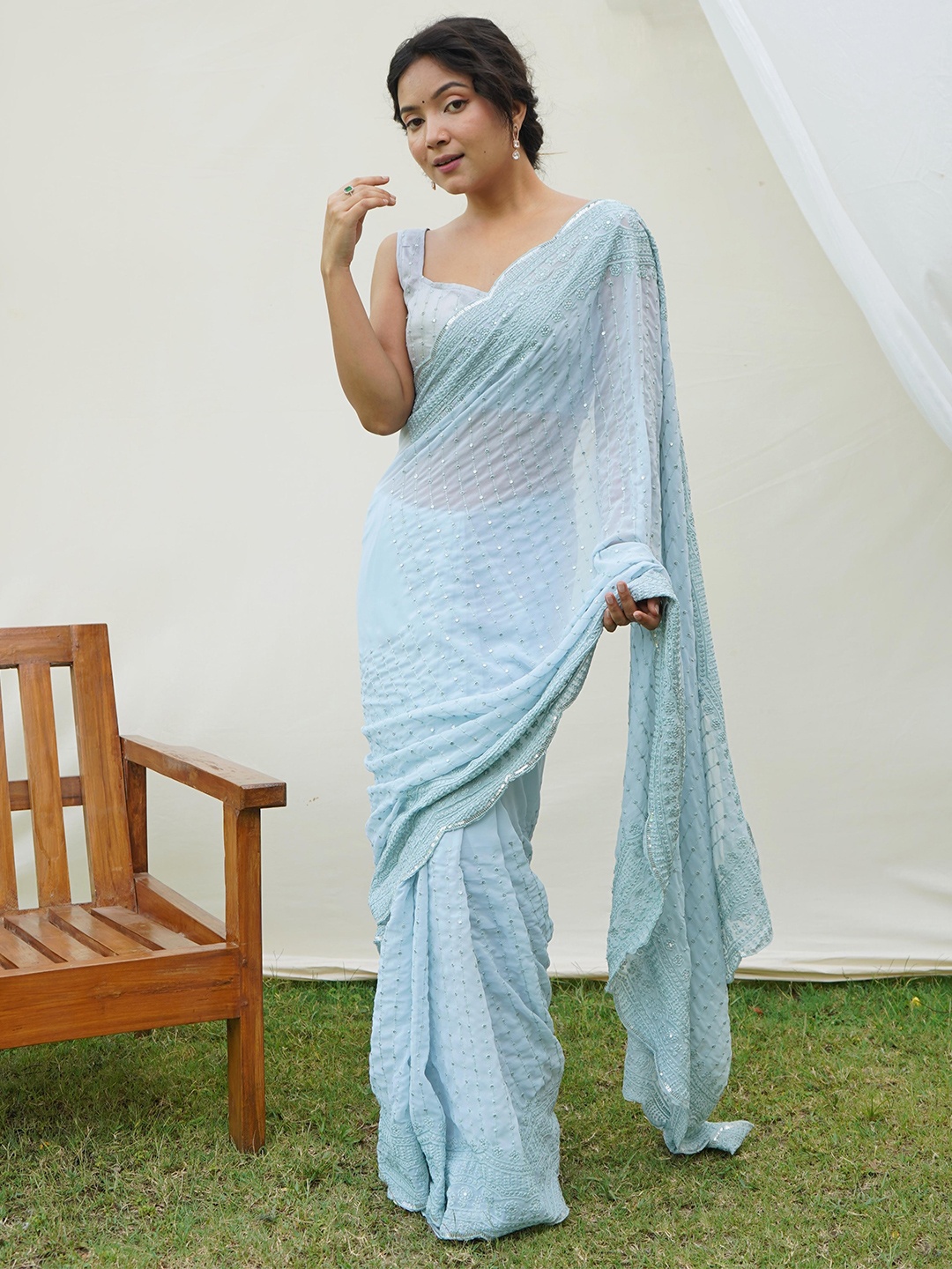 

Ekasya Embellished Sequinned Party Saree, Blue