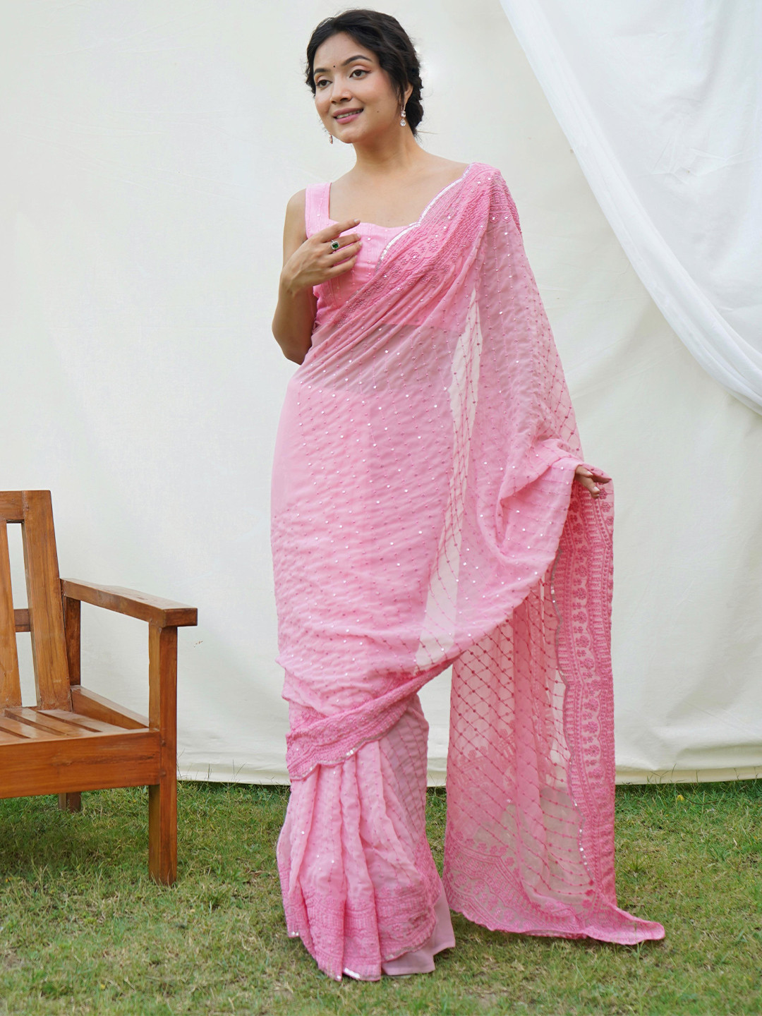 

Ekasya Embellished Sequinned Saree, Pink