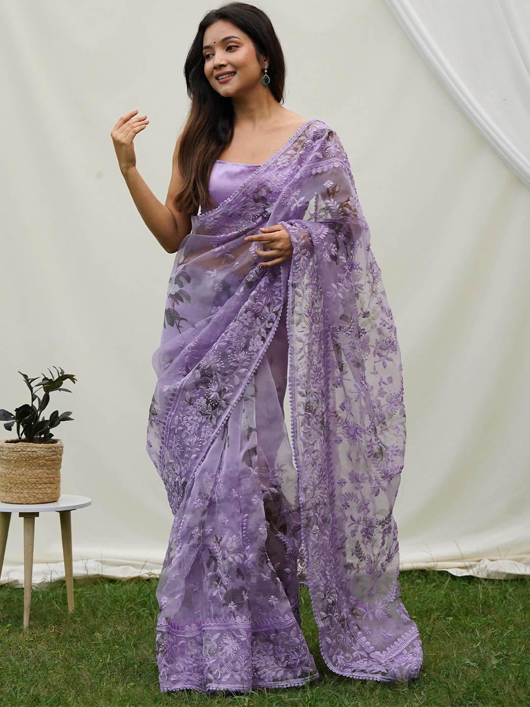 

Ekasya Floral Embroidered Organza Saree, Lavender