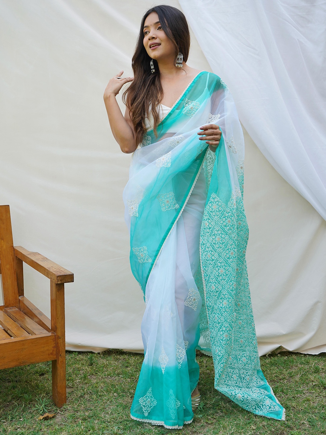 

Ekasya Embellished Embroidered Organza Saree, Turquoise blue