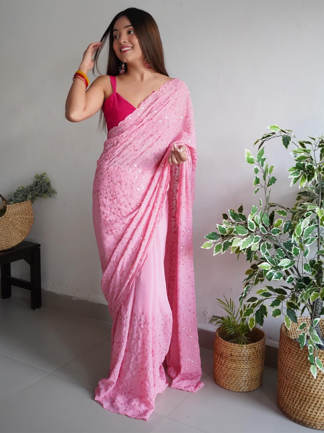 

Ekasya Embellished Embroidered Sequinned Saree, Pink