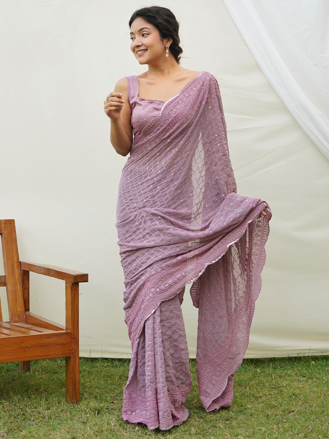 

Ekasya Embellished Sequinned Saree, Lavender