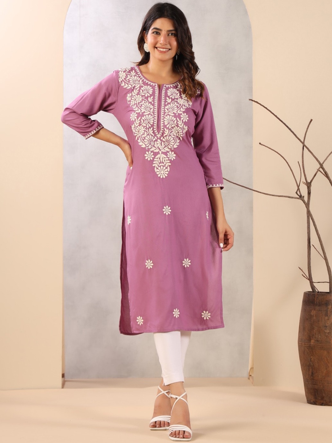 

KALINI Geometric Notch Neck Floral Kurta, Purple