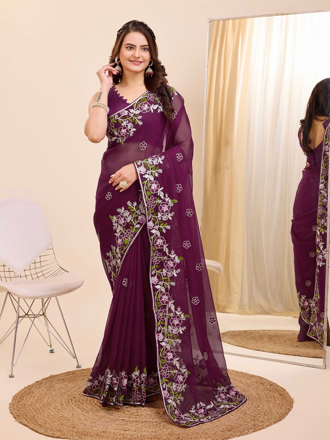 

VAIRAGEE Floral Embroidered Organza Saree, Purple