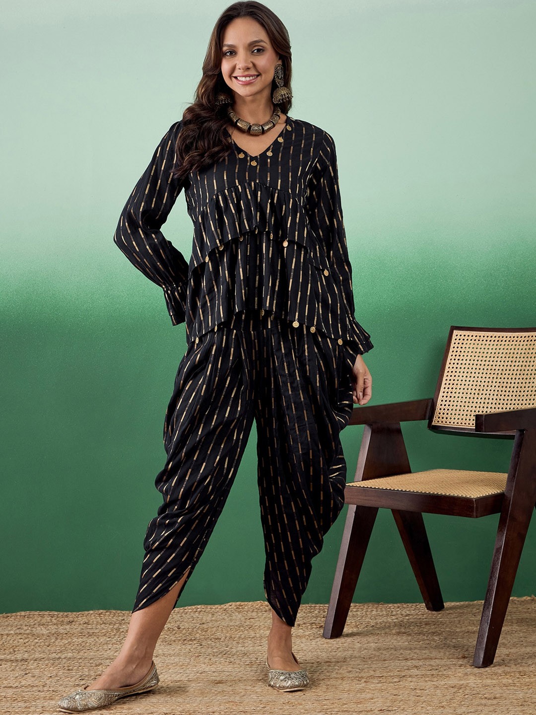 

Sangria Printed Bell Sleeves Top With Dhoti Pants, Black