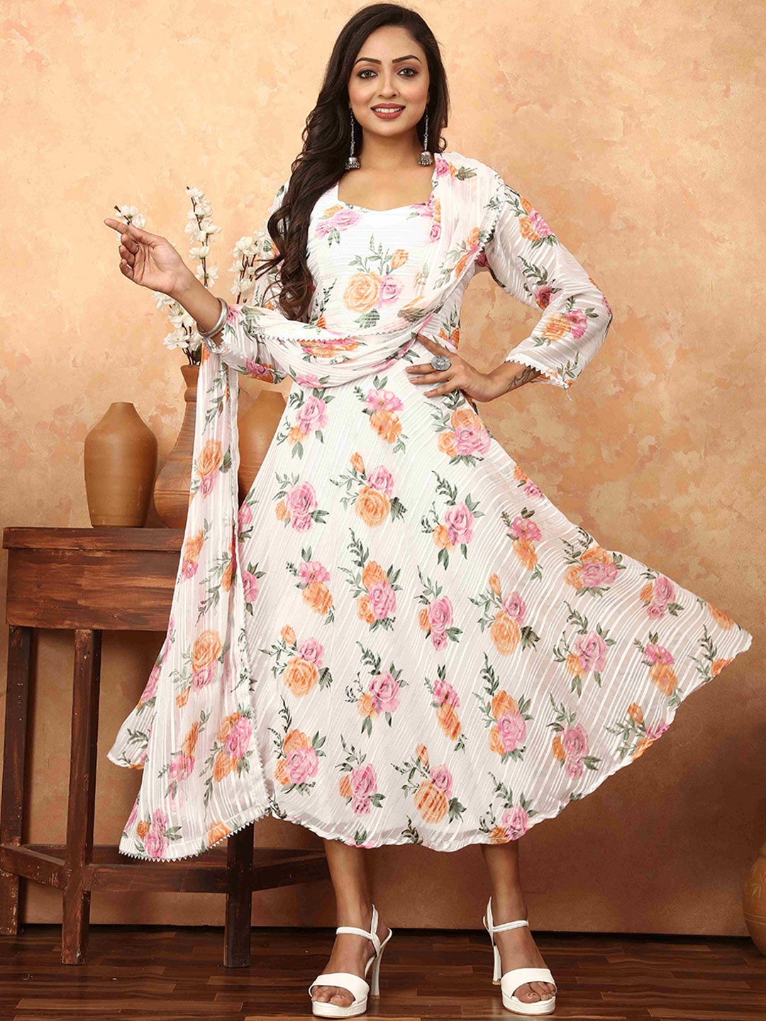 

N N ENTERPRISE Floral Printed Georgette Anarkali Kurta With Dupatta, White