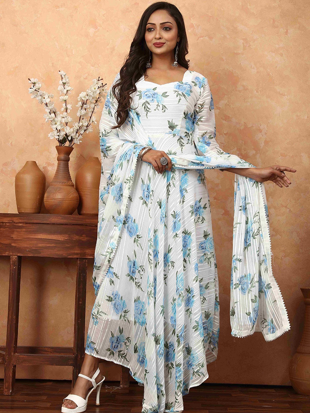 

N N ENTERPRISE Floral Printed Georgette Anarkali Kurta With Dupatta, White