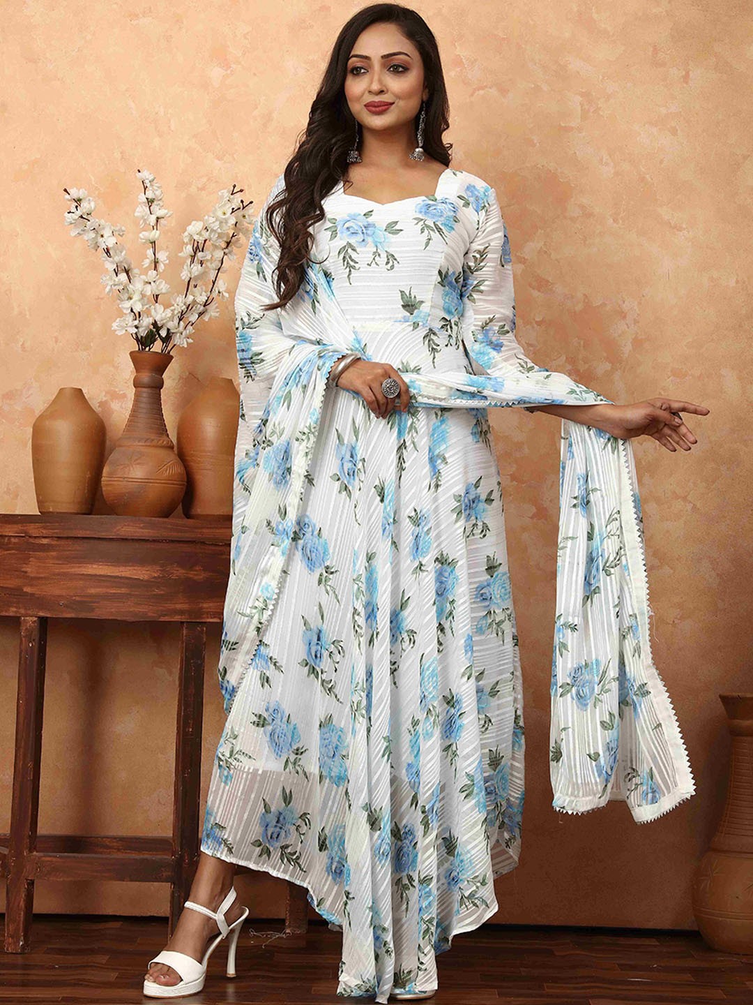 

N N ENTERPRISE Floral Printed Georgette Anarkali Kurta With Dupatta, White