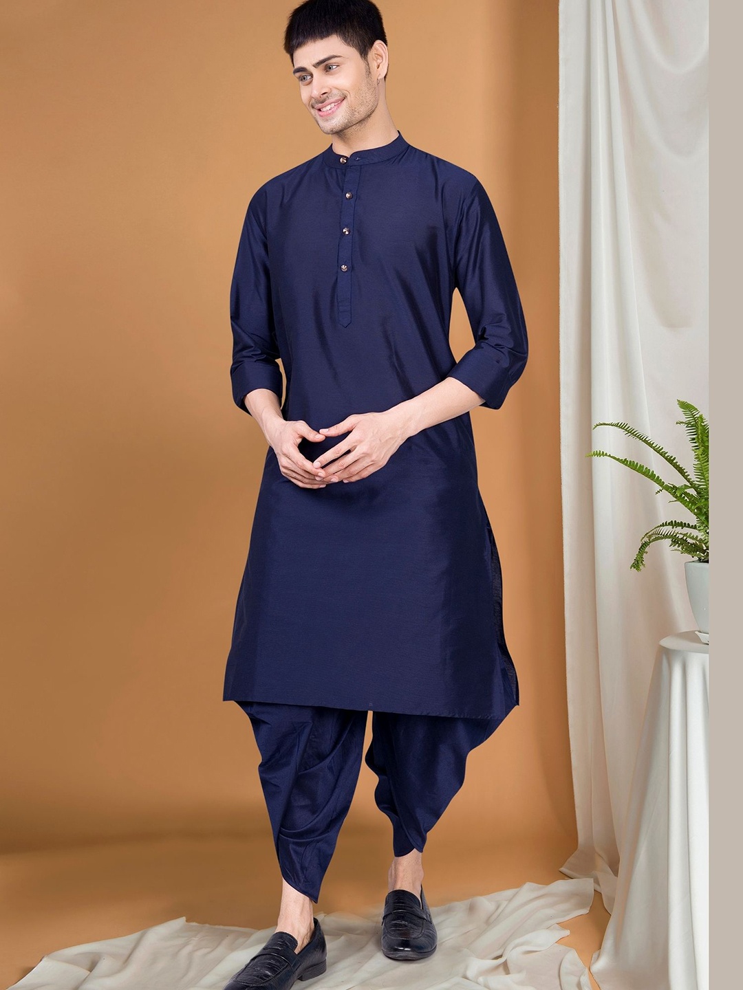 

SHIWAM ETHNIX Mandarin Collar Long Sleeves Regular Kurta with Dhoti Pants, Navy blue