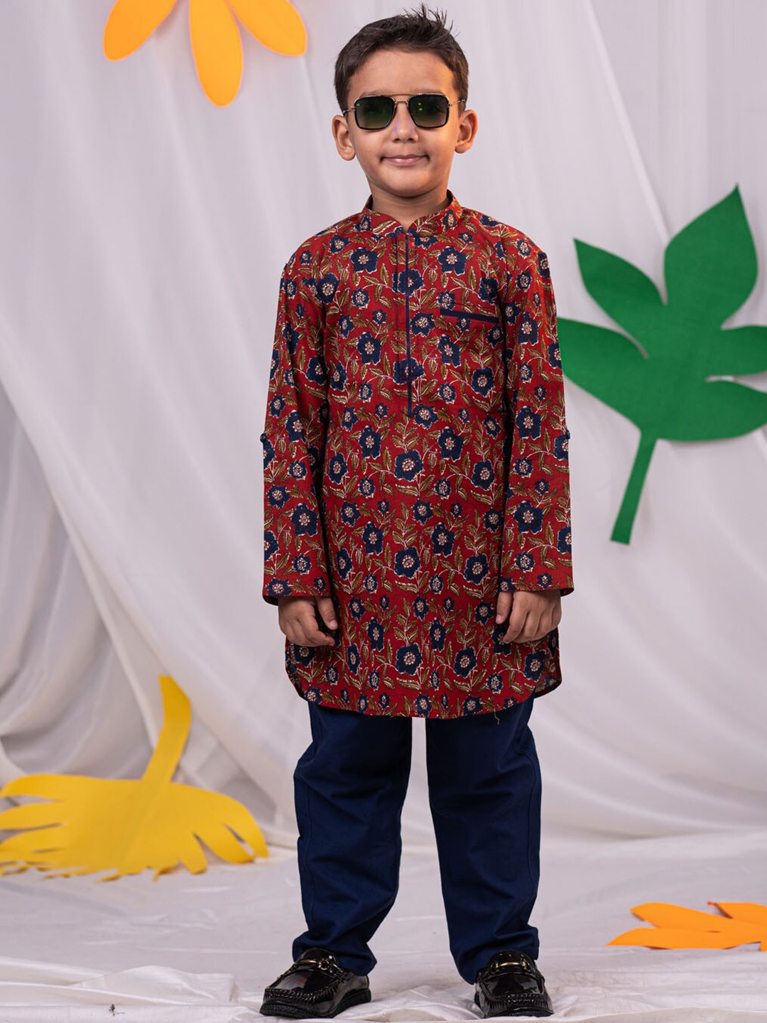 

VASTRAMAY Boys Floral Printed Straight Pure Cotton Kurta with Pyjamas, Rust