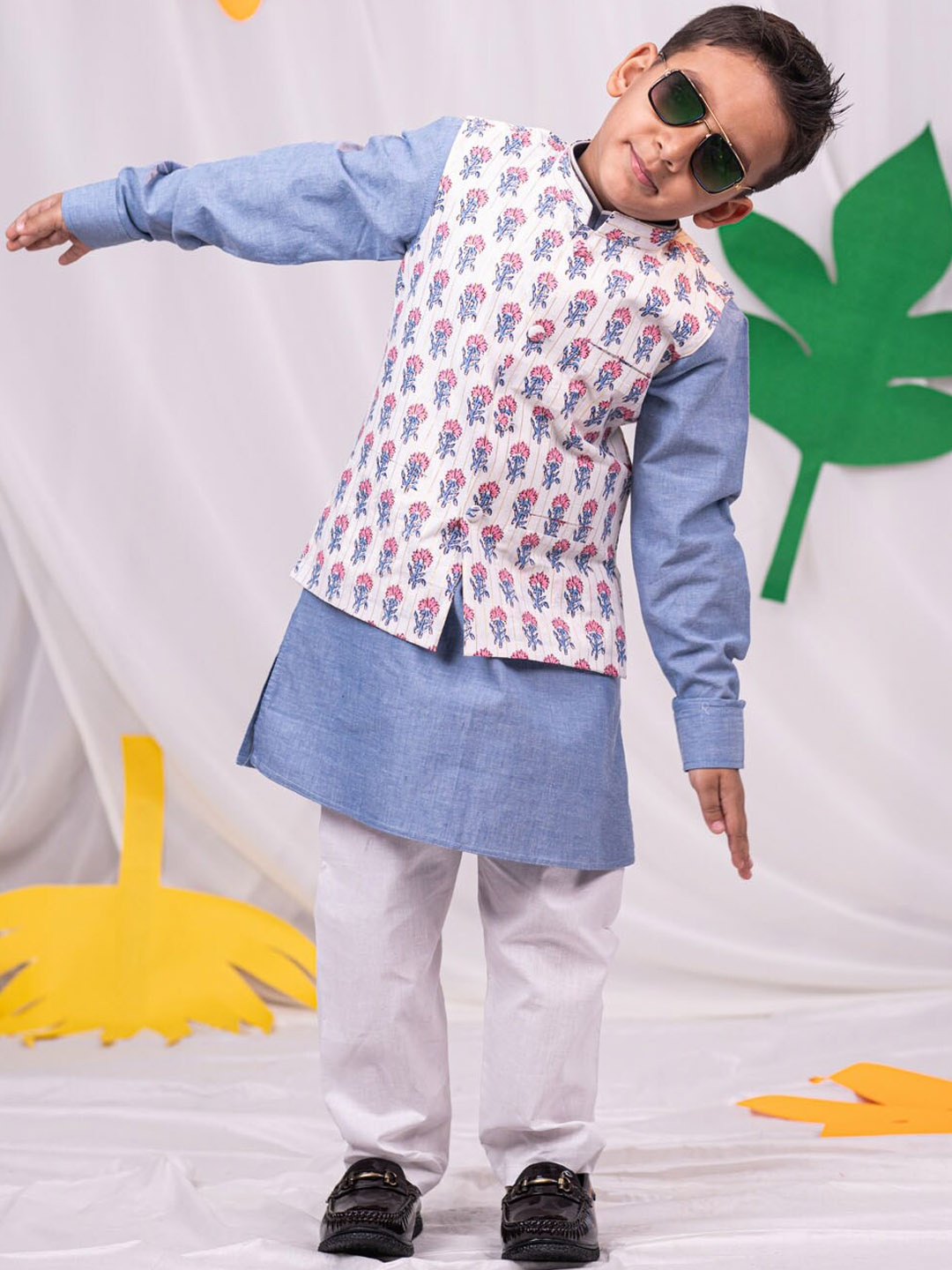 

VASTRAMAY Boys Regular Kurta & Pyjamas With Printed Nehru Jacket, Blue
