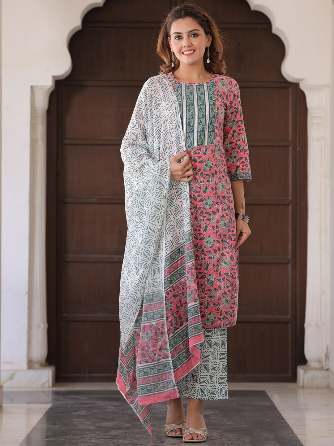 

Jaipur Kurti Pink Floral Printed Pure Cotton Straight Kurta With Palazzos & Dupatta