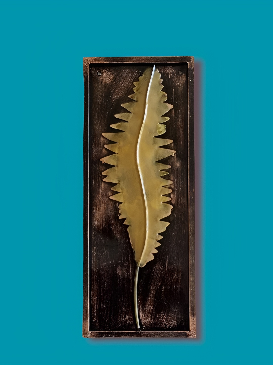 

RSN Gold Toned & Brown Leaf Design Metal Wall Hanging