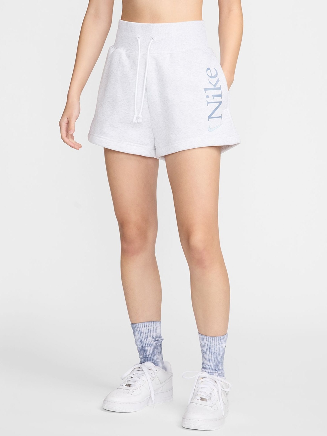

Nike Sportswear Phoenix Fleece Women's Loose High-Waisted 5cm (approx.) Logo Shorts, White