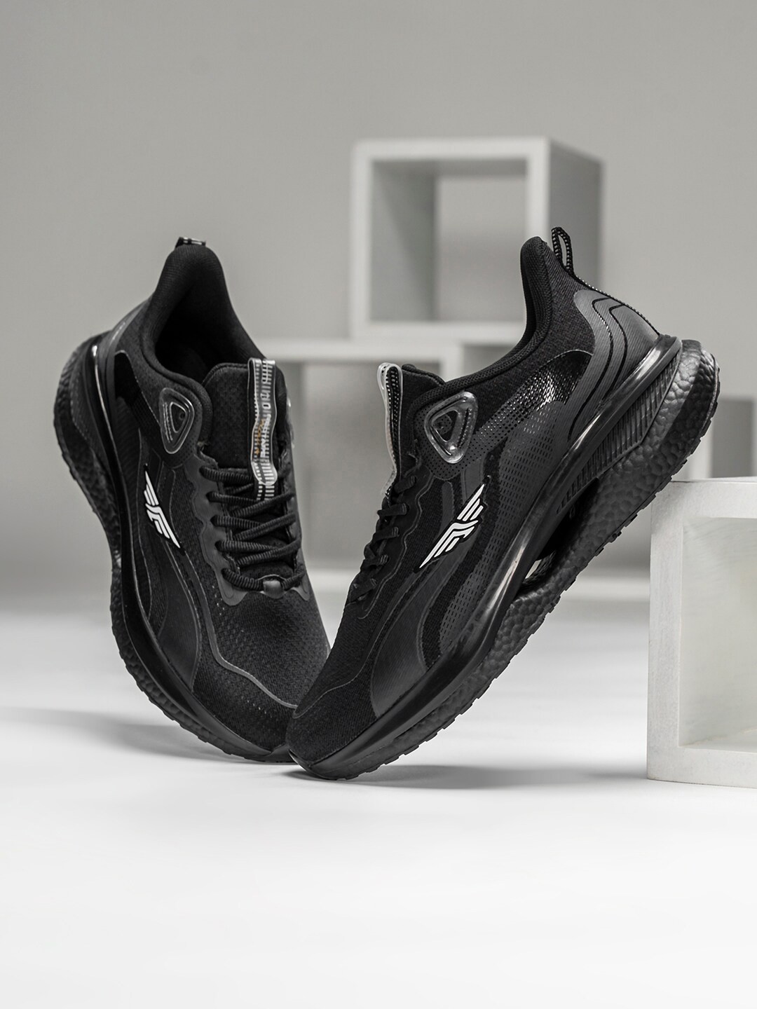 

Red Tape Flow + Men Mesh Walking Shoes, Black