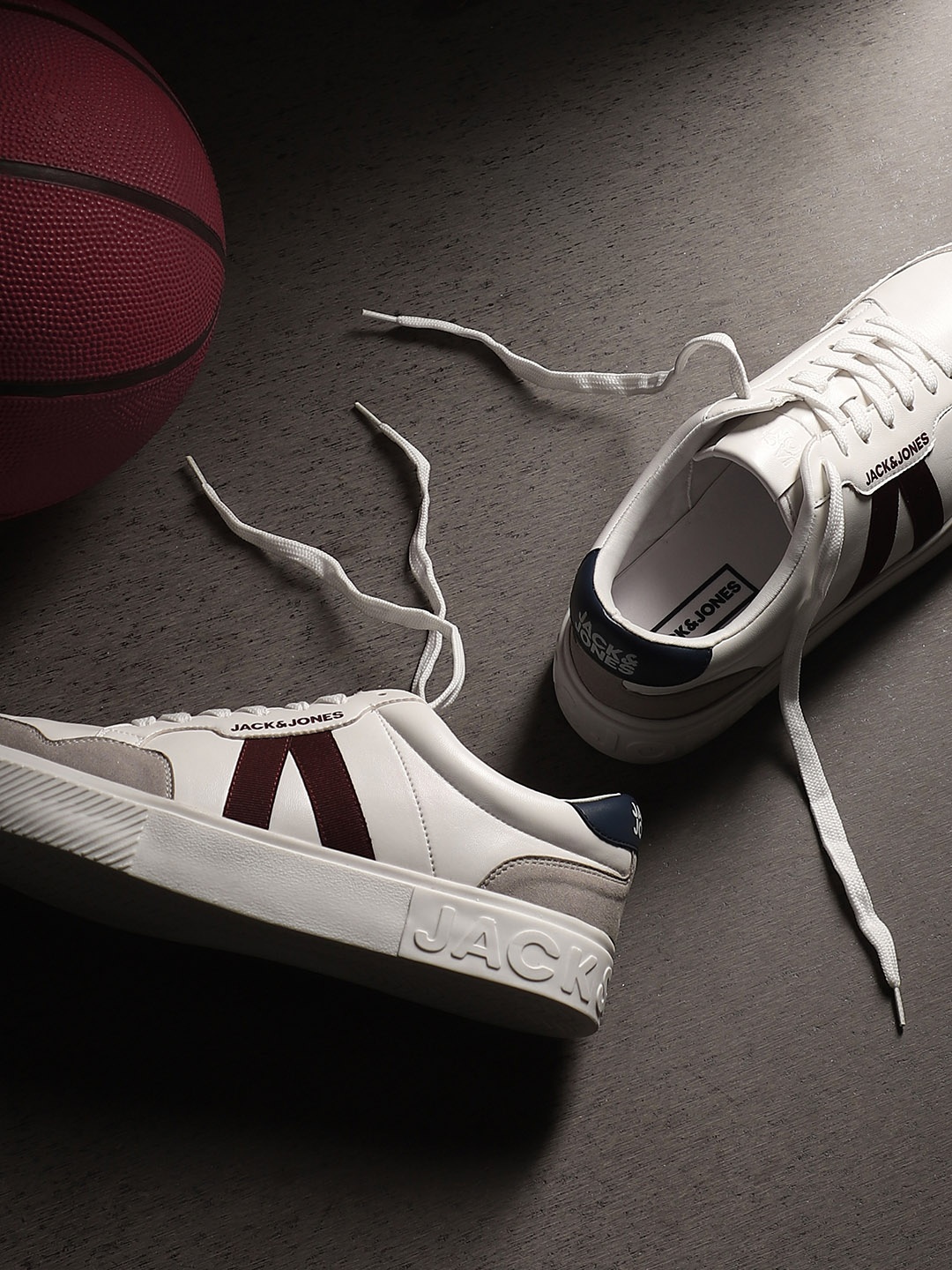 

Jack & Jones Men Striped Sneakers, White