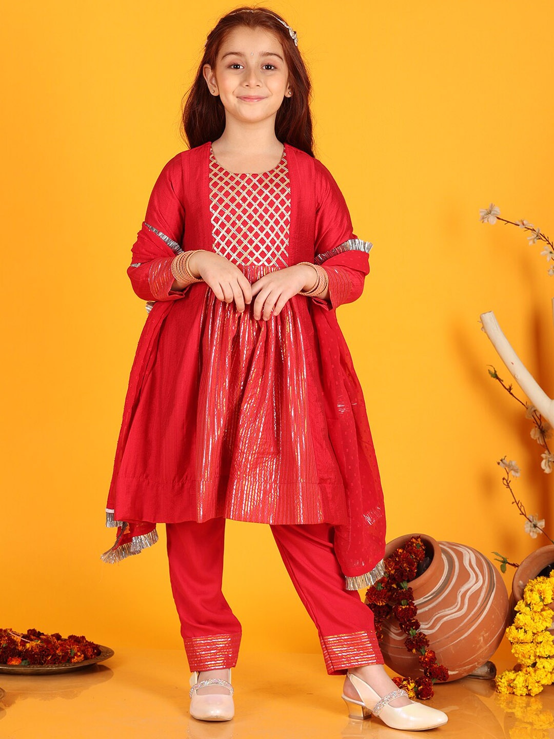 

Jilmil Girls Striped Self Design Pure Silk Kurta With Pyjamas & Dupatta, Red