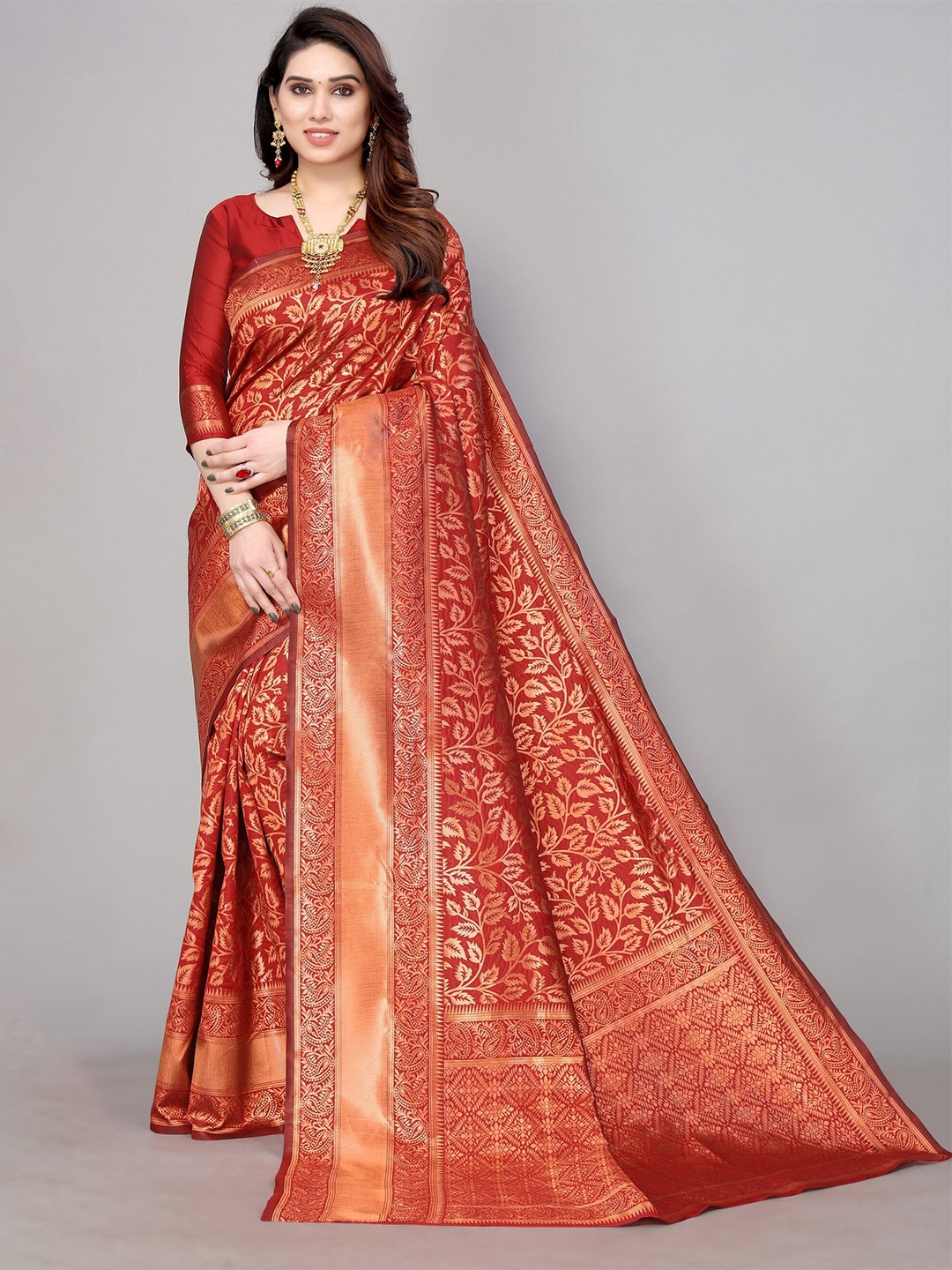 

DIVASTRI Ethnic Motifs Woven Design Zari Banarasi Saree, Red
