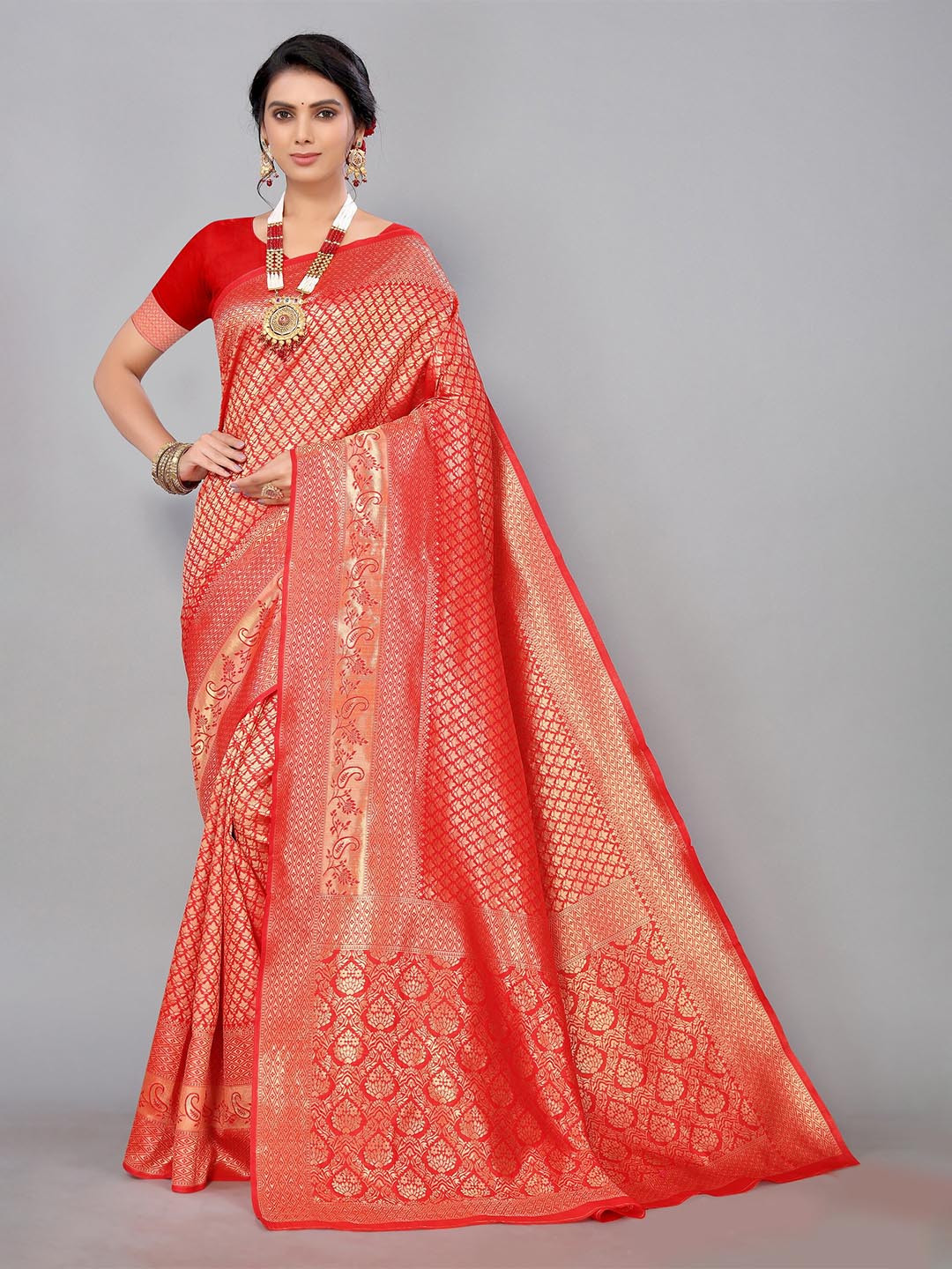 

DIVASTRI Ethnic Motifs Woven Design Zari Banarasi Saree, Red