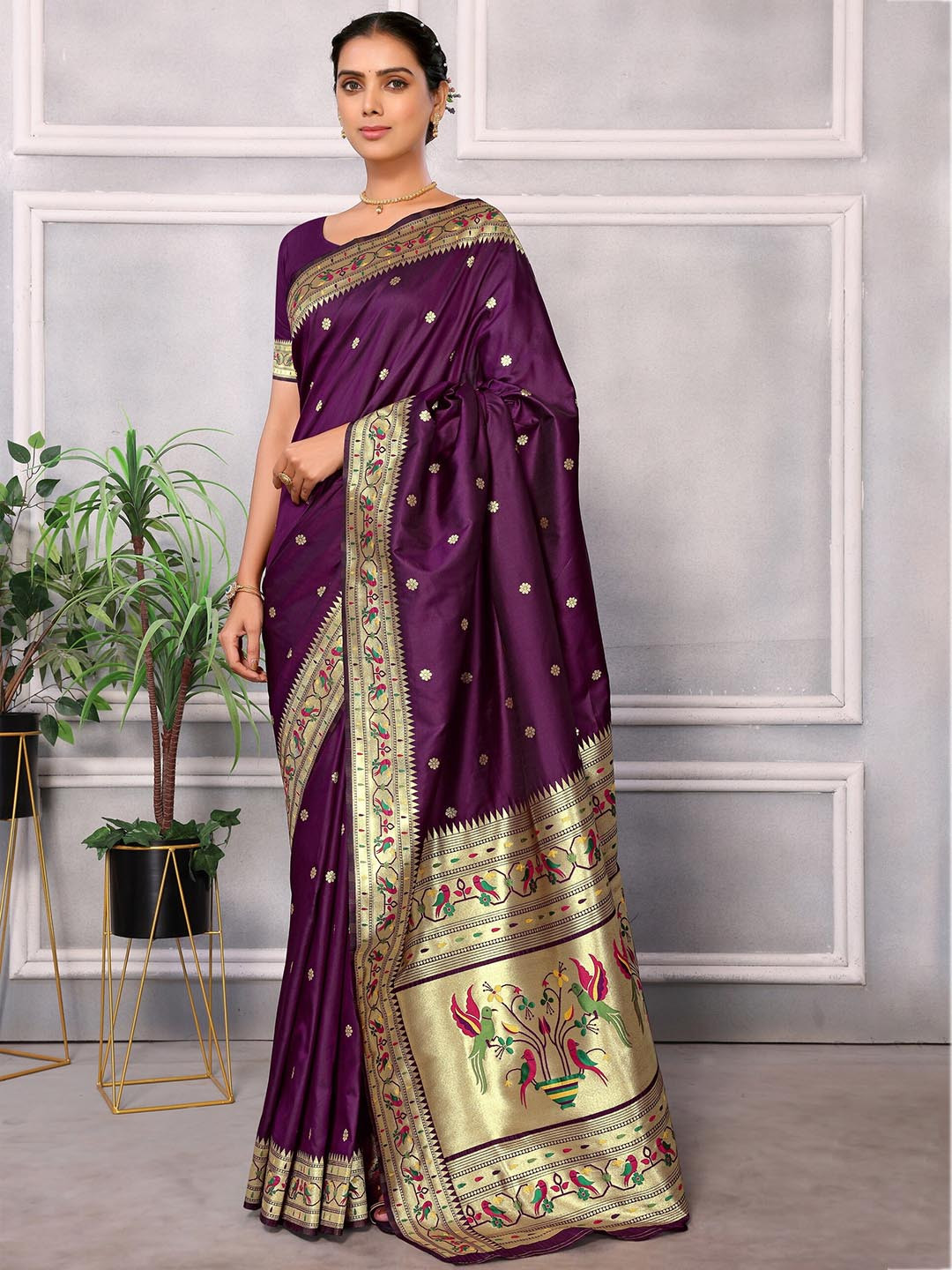 

DIVASTRI Ethnic Woven Design Zari Paithani Saree, Burgundy