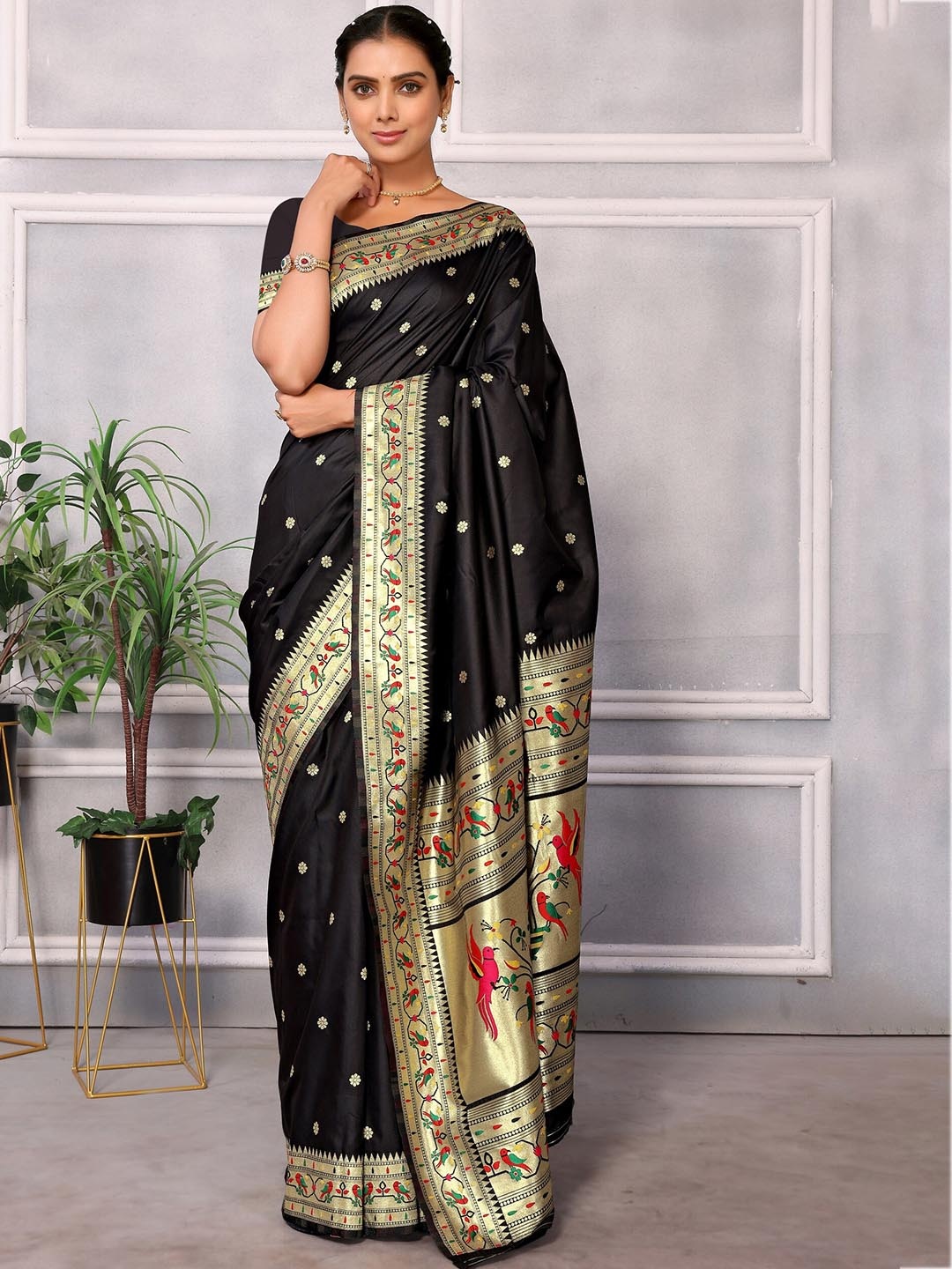 

DIVASTRI Ethnic Motifs Woven Design Zari Paithani Saree, Black