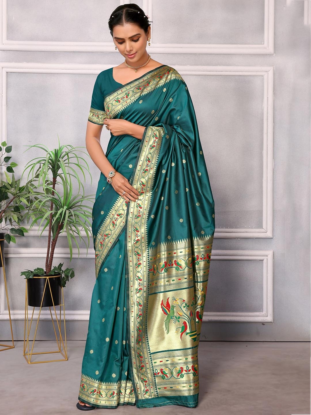 

DIVASTRI Floral Woven Design Zari Paithani Saree, Teal
