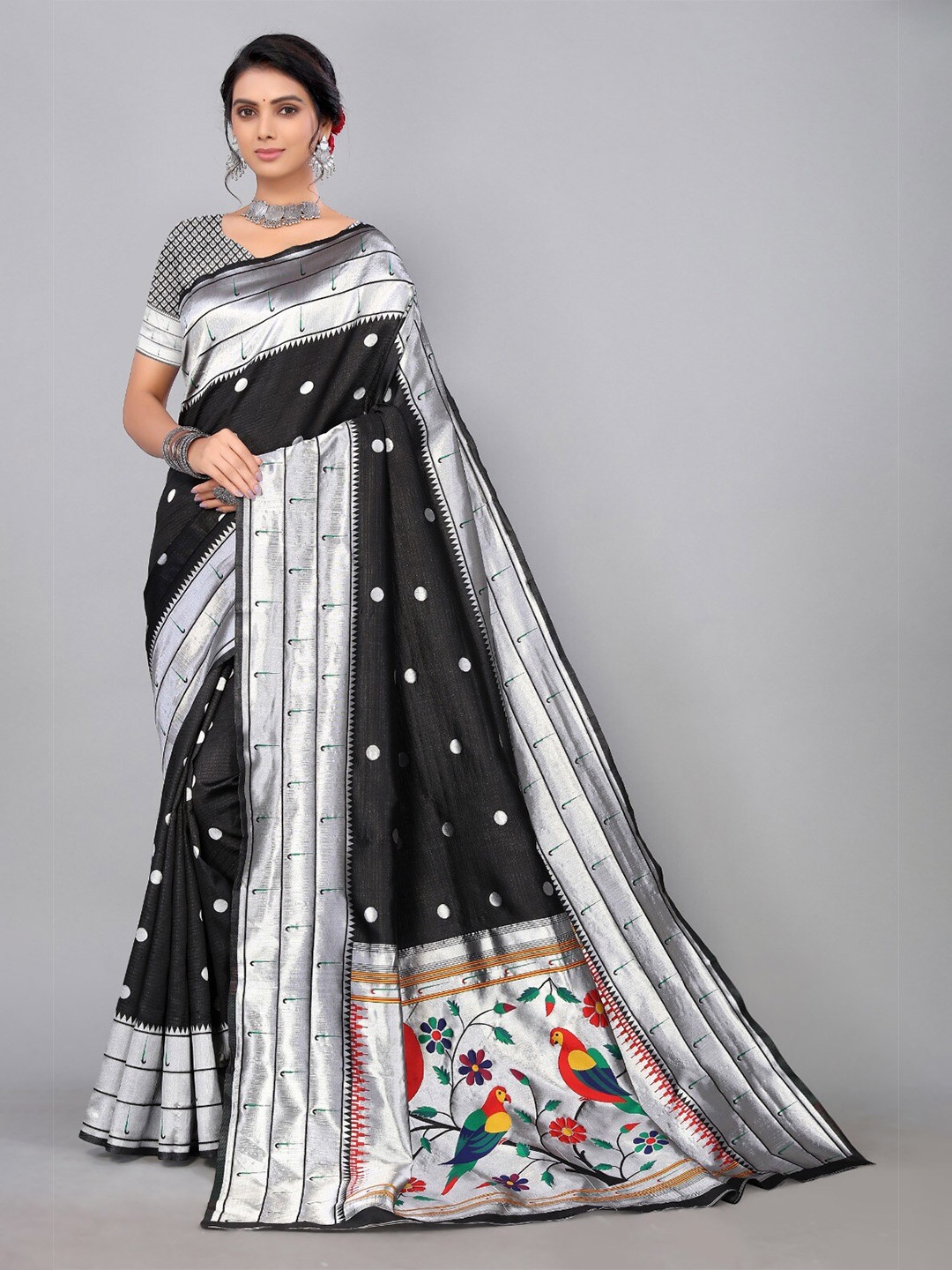 

DIVASTRI Geometric Woven Design Zari Paithani Saree, Black