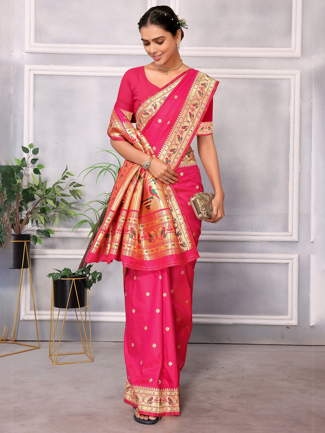 

DIVASTRI Ethnic Motifs Woven Design Zari Paithani Saree, Pink