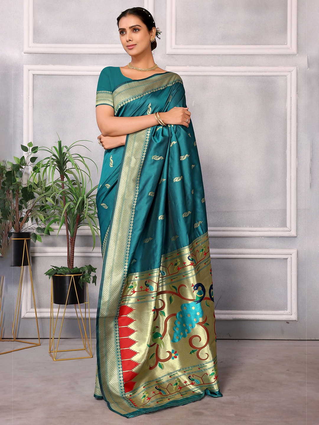 

DIVASTRI Ethnic Woven Design Zari Paithani Saree, Teal