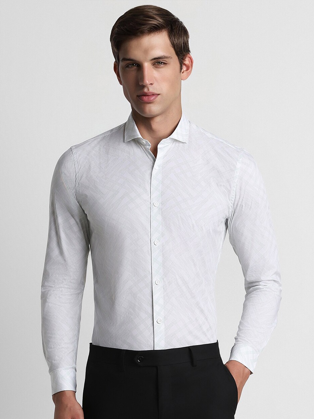 

Peter England Slim Fit Opaque Striped Formal Shirt, White