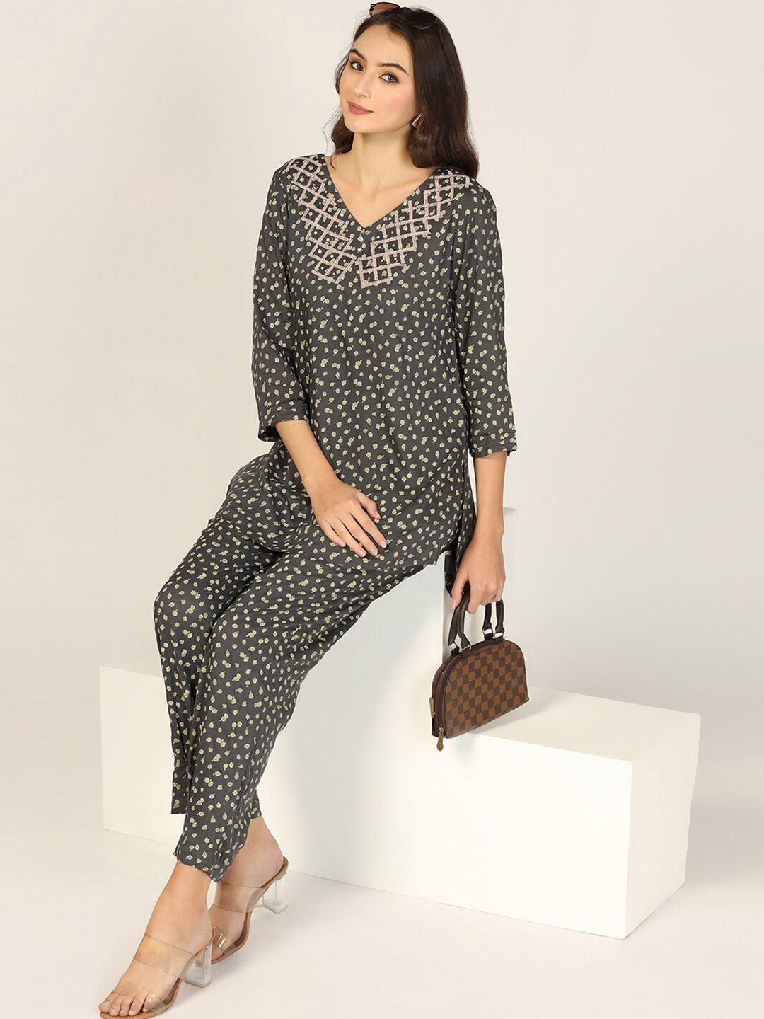 

Mustard Floral Print Longline Regular Top, Black