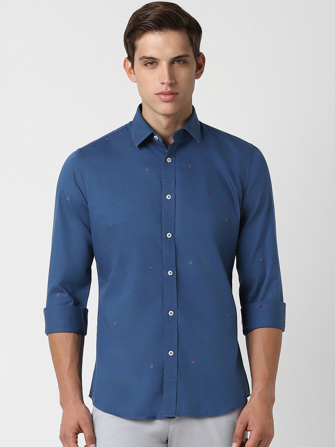 

Van Heusen Sport Spread Collar Slim Fit Cotton Casual Shirt, Blue