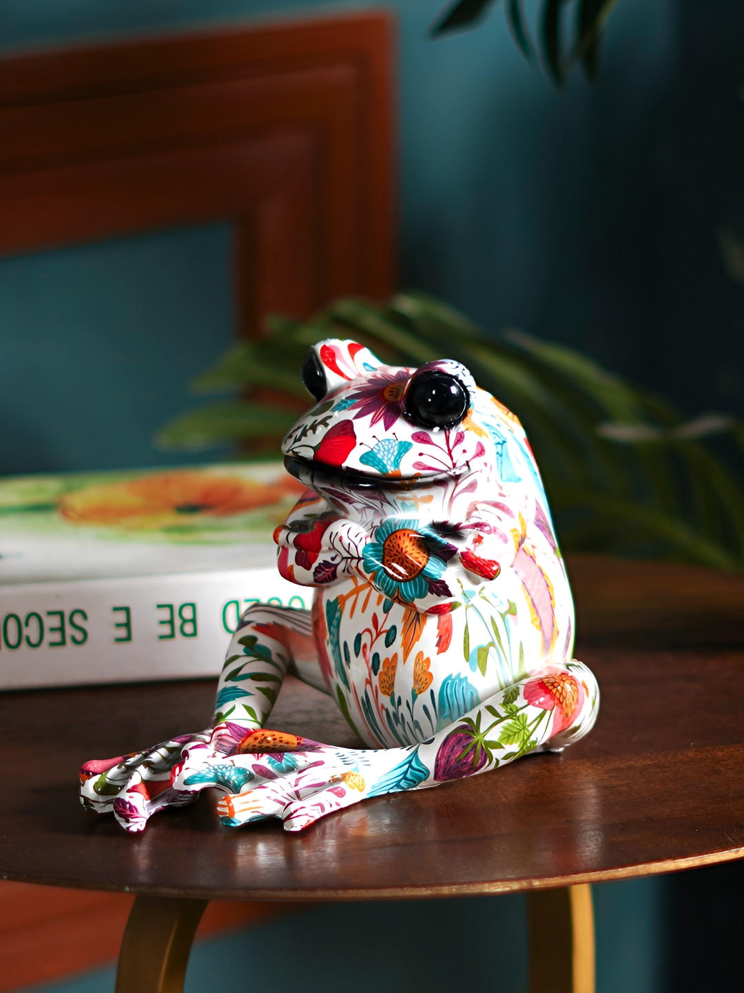 

THE ARTMENT White Rainbow Tagged Frog Statue Showpiece