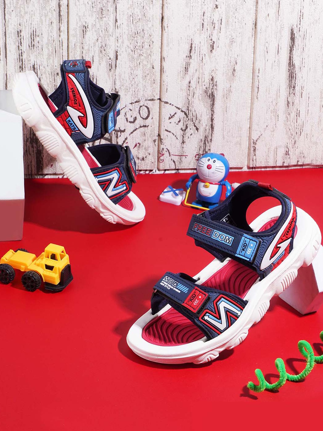 

KATS Boys Printed Sports Sandals, Red