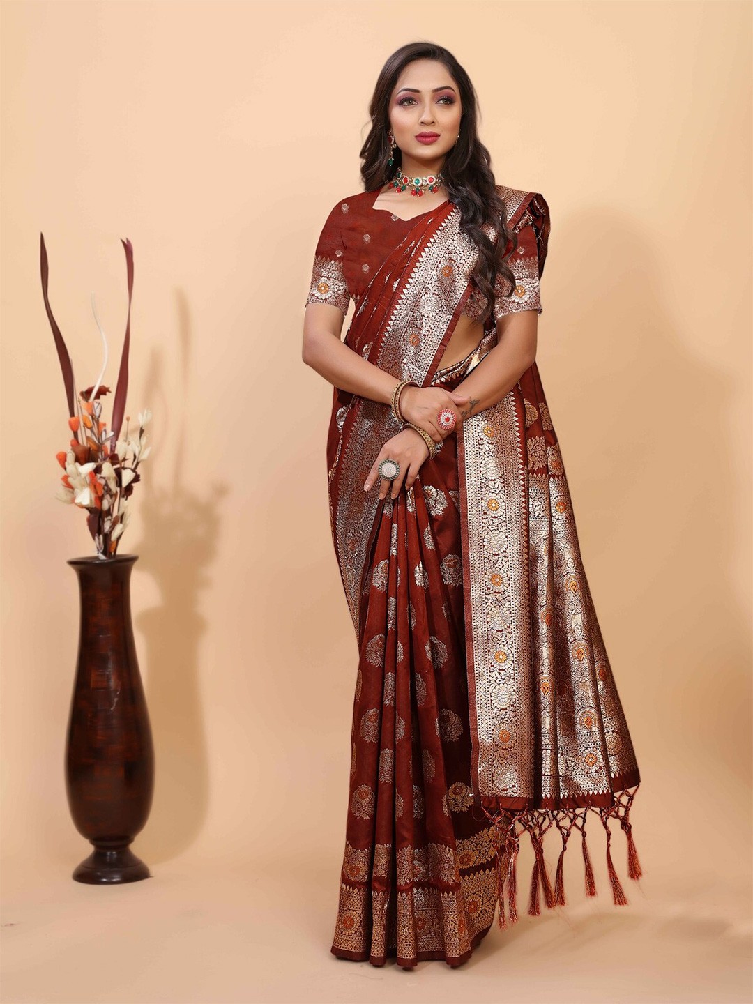 

DRIZOMIZ Ethnic Motifs Woven Design Zari Pure Silk Banarasi Saree, Maroon